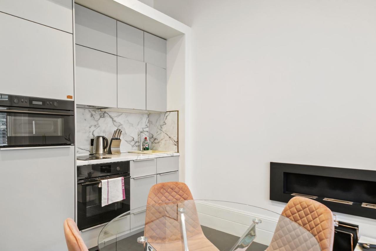 1 & 2 Bed Cosy Apartments Next To Earls Court Free Wifi ลอนดอน ภายนอก รูปภาพ